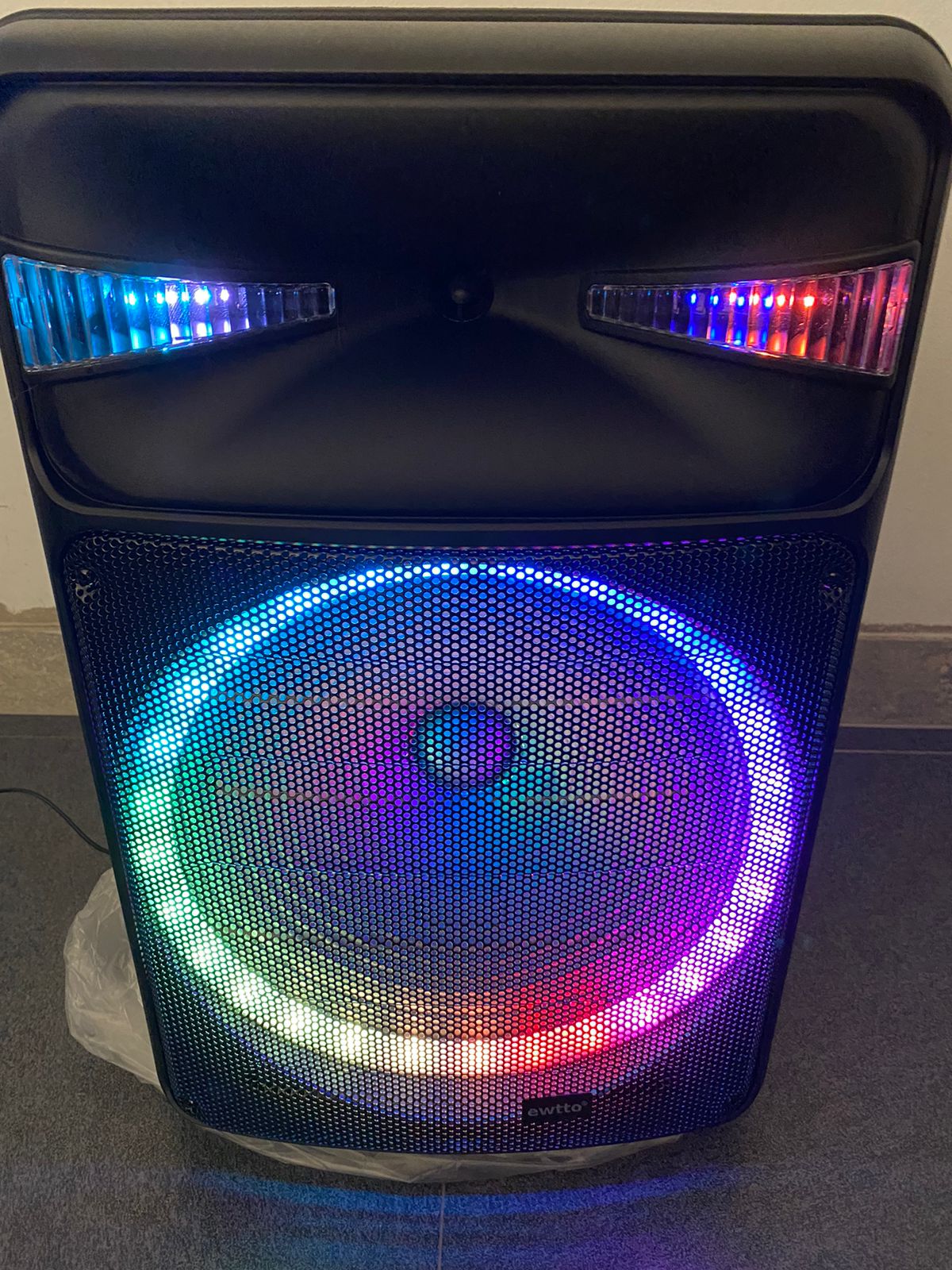 Parlante Ewtoo Luces Led + Tripode